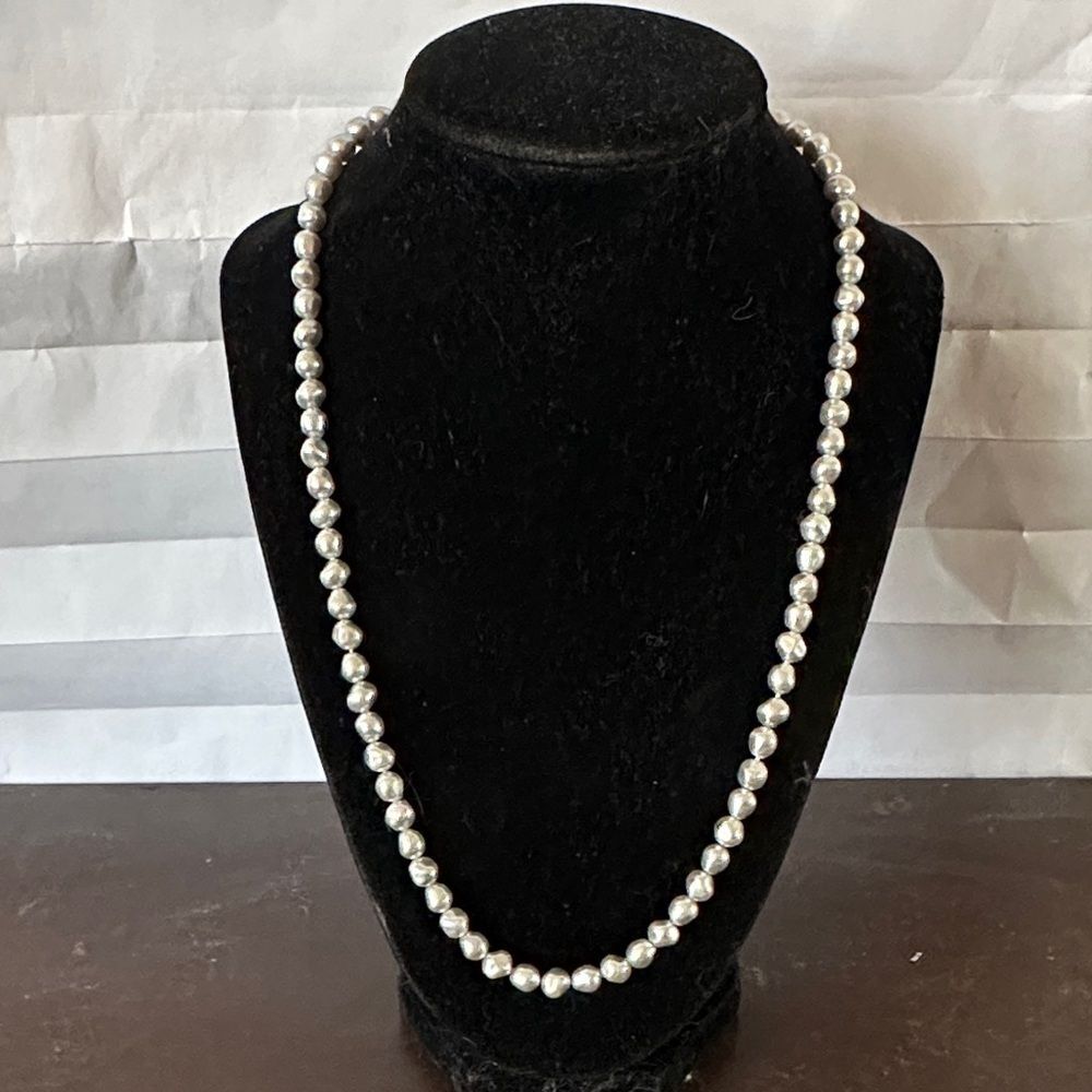 Avon Faux Gray Pearl Necklace Strand – Classic Costume Jewelry Elegant Beads
